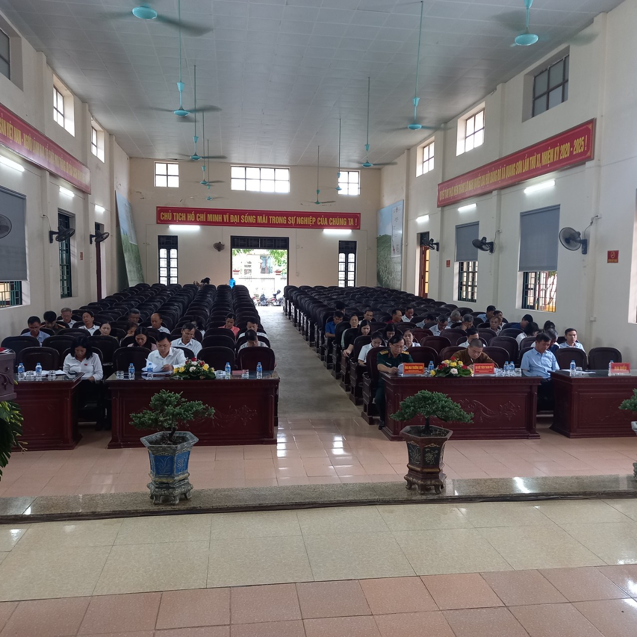 Kỳ họp thứ 8 HĐND xã Quang Sơn khóa IX nhiệm kỳ 2021 - 2026